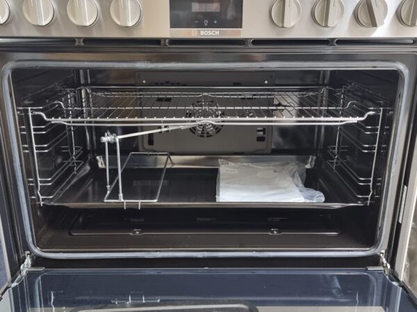 Bosch Freestanding 5-Burner Gas Cooker - Semi New - Image 4